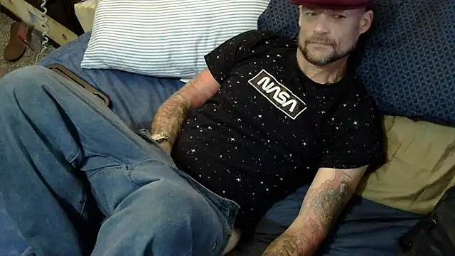 Snapshot of TheOneYouLove69 chatting on March 8, 10:13 pm TheOneYouLove69 online show from March 8, 10:13 pm