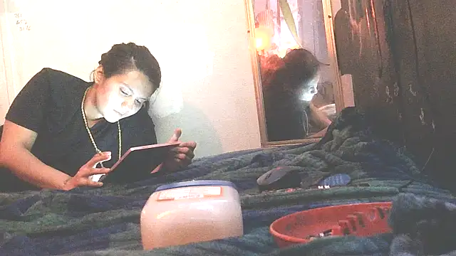 Snapshot of TheOneYouLove69 chatting on March 12, 4:40 am TheOneYouLove69 online show from March 12, 4:40 am