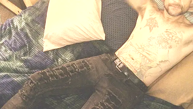 Snapshot of TheOneYouLove69 chatting on March 13, 6:03 pm TheOneYouLove69 online show from March 13, 6:03 pm