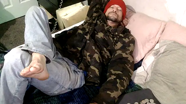 Snapshot of TheOneYouLove69 chatting on March 17, 5:33 am TheOneYouLove69 online show from March 17, 5:33 am