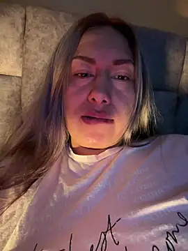 Snapshot of xLadyScarlettx chatting on January 3, 4:55 am xLadyScarlettx online show from January 3, 4:55 am