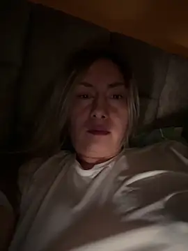 Snapshot of xLadyScarlettx chatting on February 2, 3:43 am xLadyScarlettx online show from February 2, 3:43 am