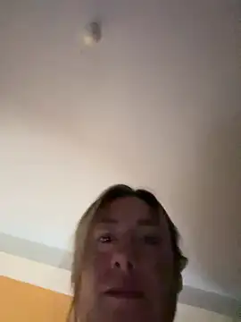 Snapshot of xLadyScarlettx chatting on February 17, 1:58 am xLadyScarlettx online show from February 17, 1:58 am