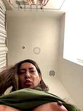 Snapshot of xLadyScarlettx chatting on December 5, 4:43 am xLadyScarlettx online show from December 5, 4:43 am