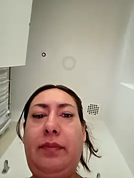 Snapshot of xLadyScarlettx chatting on April 17, 12:30 pm xLadyScarlettx online show from April 17, 12:30 pm