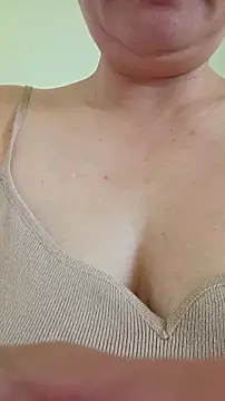 Snapshot of xLadyScarlettx chatting on May 20, 12:44 pm xLadyScarlettx online show from May 20, 12:44 pm