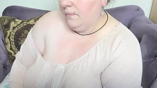 fashiona online show from October 25, 9:42 pm