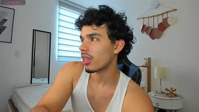 mateoleonee online show from January 9, 8:01 pm