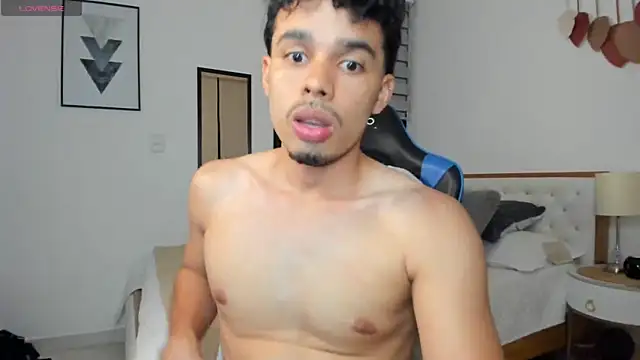 mateoleonee online show from February 21, 1:55 am