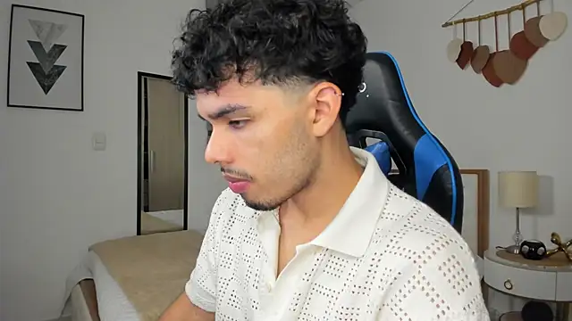 mateoleonee online show from February 23, 12:41 am