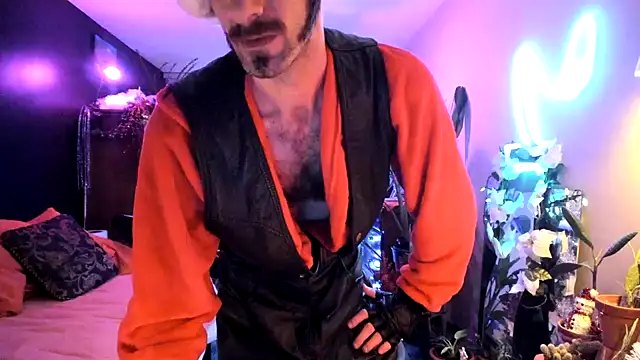 leatherz69 online show from December 16, 6:43 am