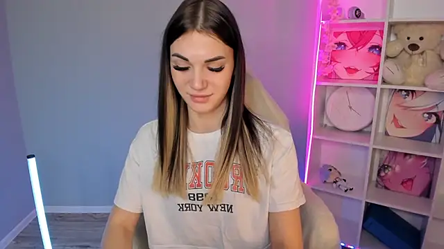 Hellen Moore online show from December 18, 1:05 am