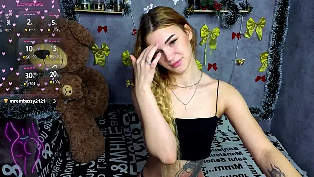 Hellen Moore online show from December 17, 12:38 am