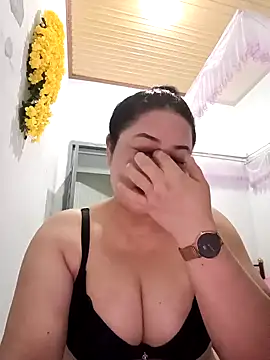 Sexy-bigtits2024 online show from January 21, 1:43 pm