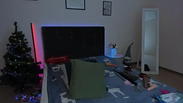 Snapshot of CassieEvans chatting on January 4, 6:52 am CassieEvans online show from January 4, 6:52 am