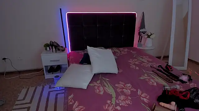 Snapshot of CassieEvans chatting on January 18, 6:45 am CassieEvans online show from January 18, 6:45 am