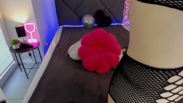 Snapshot of CassieEvans chatting on September 26, 5:44 am CassieEvans online show from September 26, 5:44 am