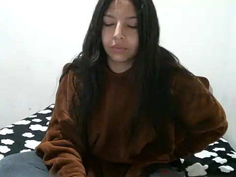 CarolineGomez online show from February 6, 4:06 am