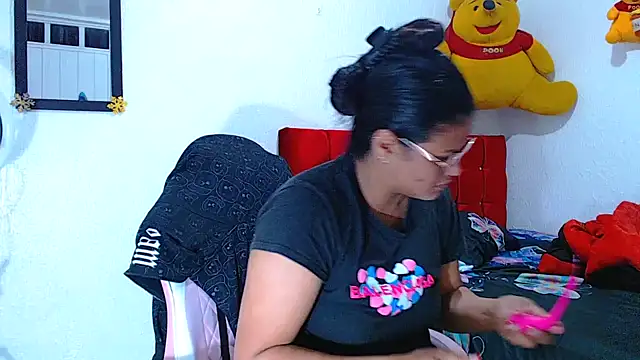 SweetAlmaa online show from December 14, 9:51 am