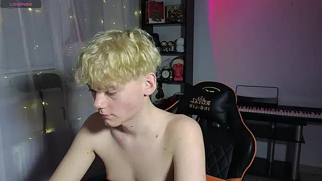 Keytaro online show from March 11, 8:42 pm