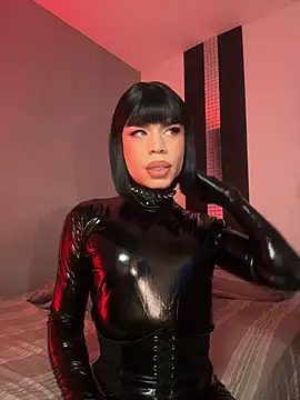 LucyGiraldo online show from July 10, 6:10 pm