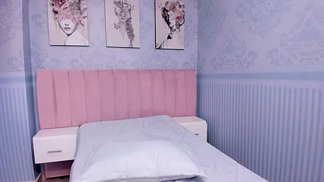 Isa little4u online show from January 8, 9:34 pm
