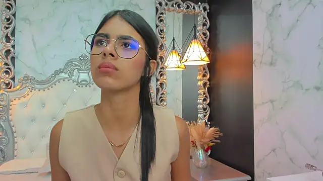 Isa little4u online show from January 25, 7:18 pm