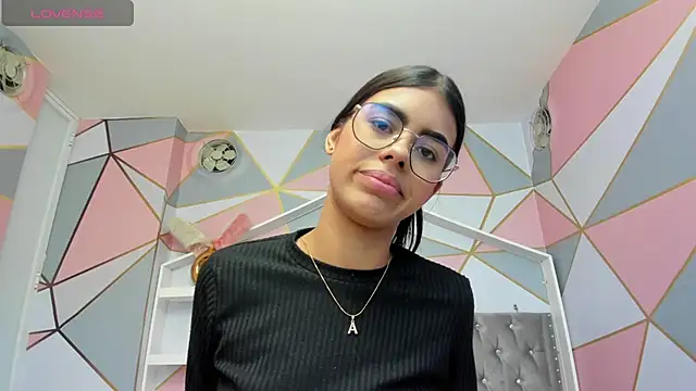 Isa little4u online show from February 5, 6:26 pm
