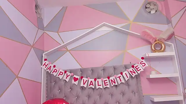 Isa little4u online show from February 15, 2:26 am