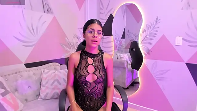 Isa little4u online show from March 10, 10:37 am