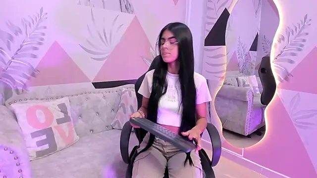 Isa little4u online show from March 12, 10:37 am