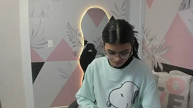 Isa little4u online show from March 20, 10:32 am