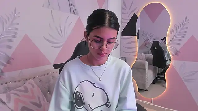 Isa little4u online show from March 20, 4:42 pm