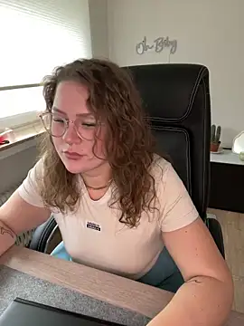 Snapshot of Fancy-Francy chatting on January 17, 1:35 pm Fancy-Francy online show from January 17, 1:35 pm