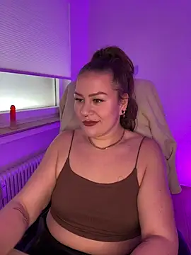 Snapshot of Fancy-Francy chatting on February 27, 12:56 pm Fancy-Francy online show from February 27, 12:56 pm