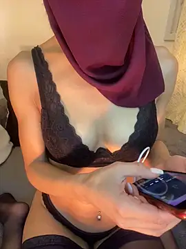 Beautiful arab online show from January 4, 10:55 pm