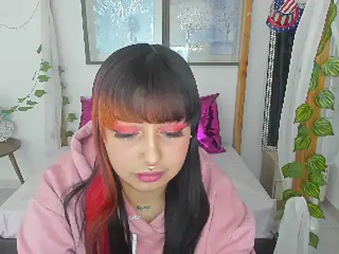 lussyevans24 online show from January 14, 4:04 am