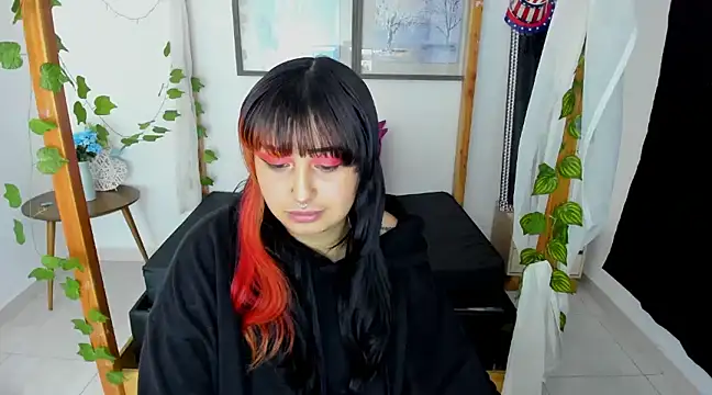 lussyevans24 online show from January 17, 4:39 am