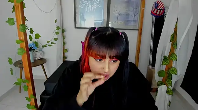 lussyevans24 online show from January 17, 7:41 am