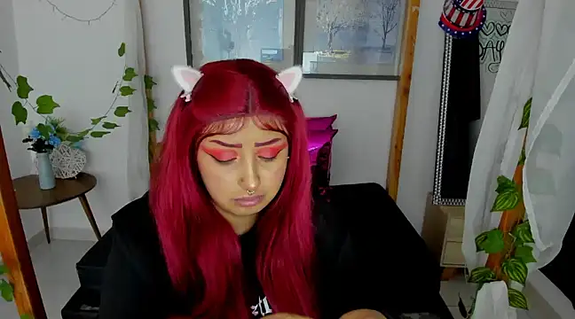 lussyevans24 online show from January 18, 7:59 am