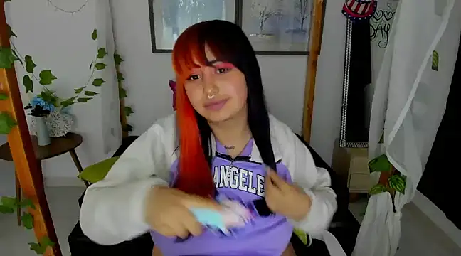 lussyevans24 online show from January 21, 8:41 am