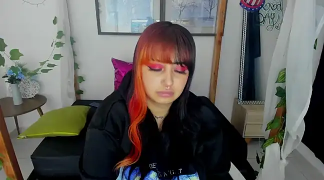 lussyevans24 online show from January 22, 7:46 am