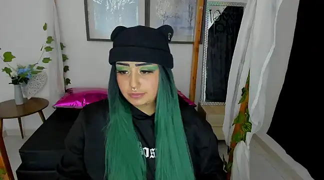 lussyevans24 online show from January 25, 7:49 am