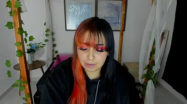 lussyevans24 online show from January 26, 4:41 am