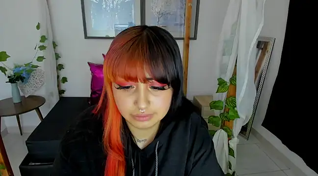 lussyevans24 online show from January 27, 8:07 am