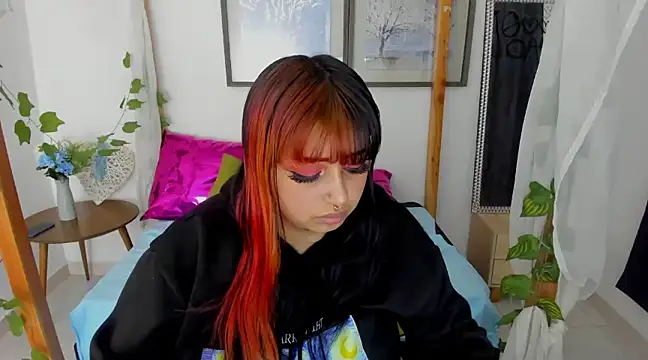 lussyevans24 online show from January 29, 10:27 am