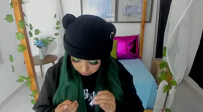 lussyevans24 online show from February 1, 4:14 am