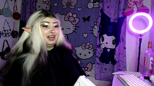 lussyevans24 online show from February 5, 7:13 am