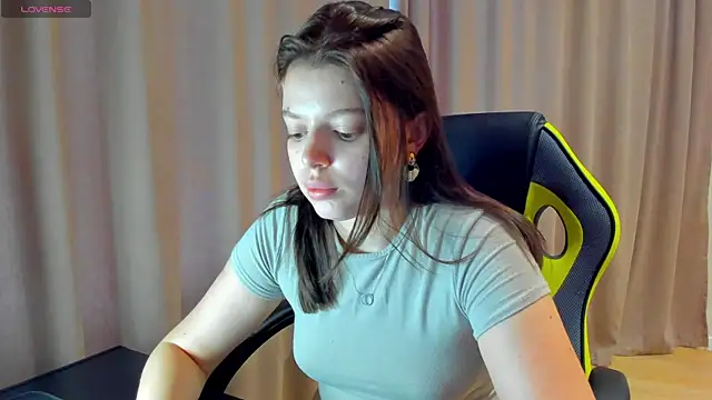 Nicky Rosee online show from May 29, 1:03 am