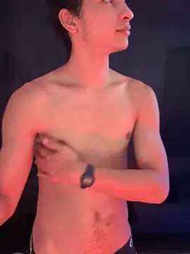 Snapshot of cybercosmiiic chatting on February 8, 8:42 pm cybercosmiiic online show from February 8, 8:42 pm